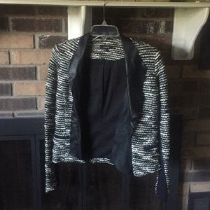 DREW Black and white blazer